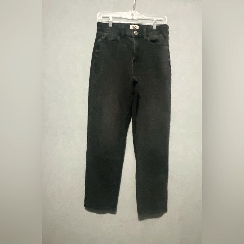 SO High Rise Mom Jeans Size 7 28W Black Faded Denim Straight Leg Classic
